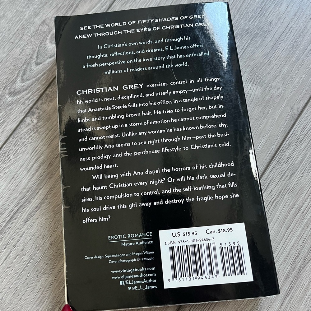 3 novel bundle: Outlander, Rogue and Grey. - Picture 6 of 13